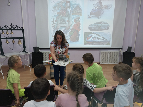 Сказочные гаджеты в современном мире: спецбиблиотека провела занятие, посвященное волшебным предметам